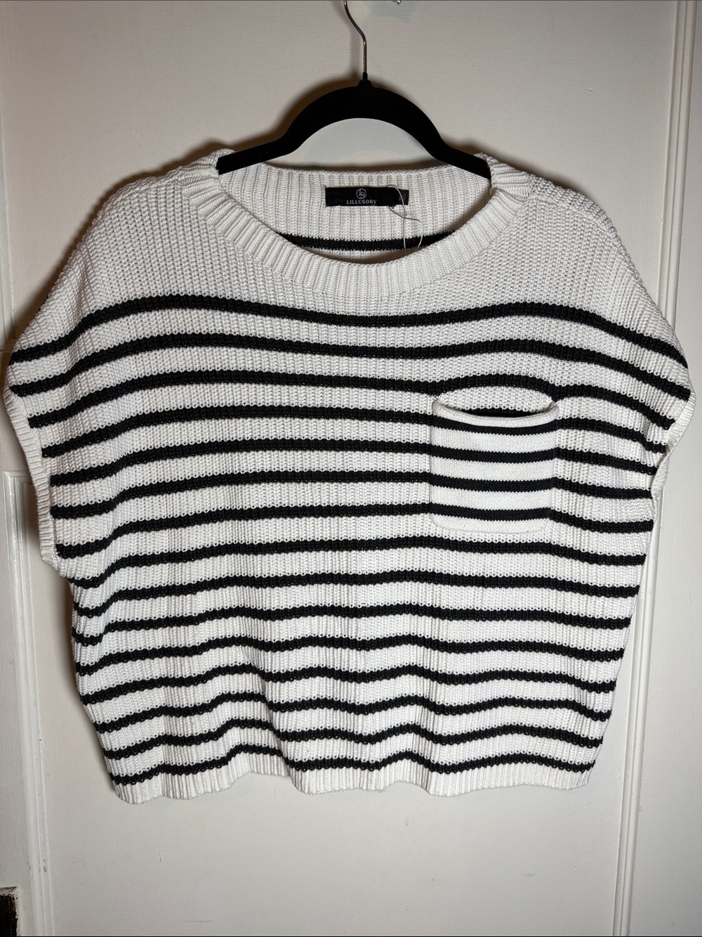 Lillusory White and Black Striped Crew Neck Short Sleeve Sweater